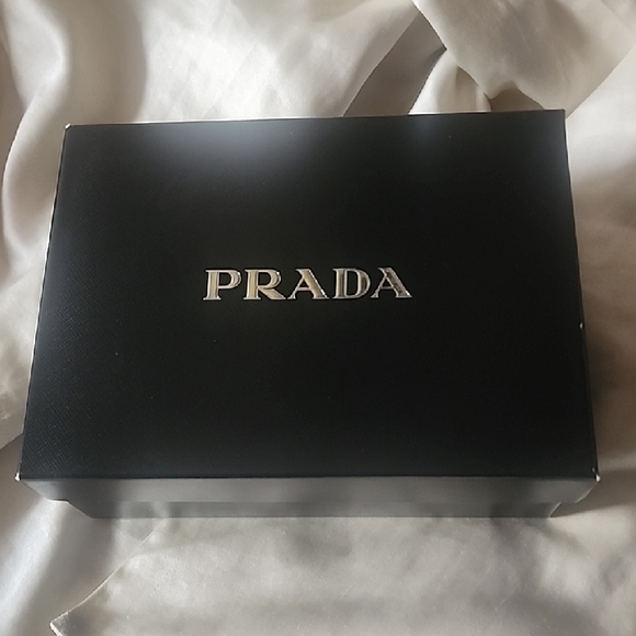 Prada Fragrance Duo in Black Box - Picture 4 of 4